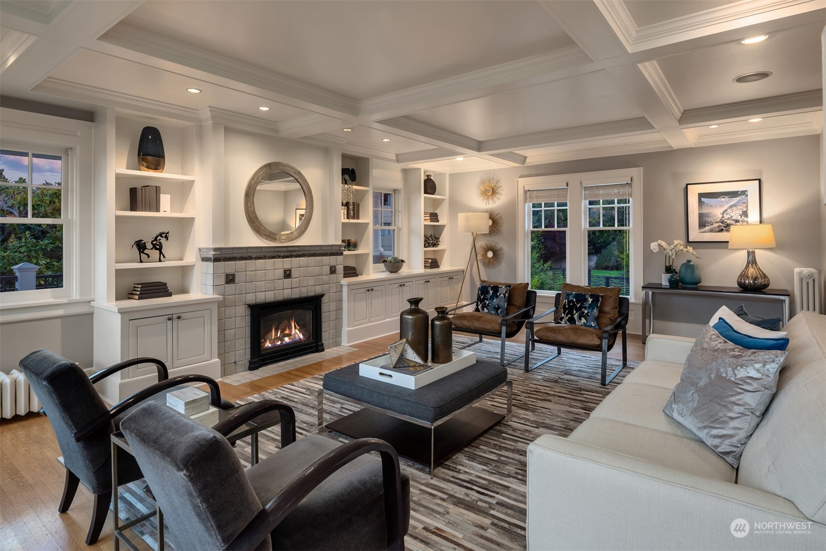 525 W Kinnear Place