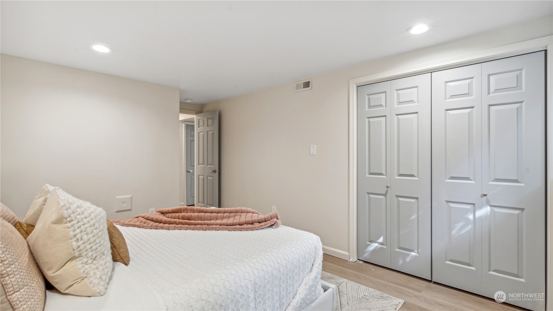 9772 SE 41st Street SE