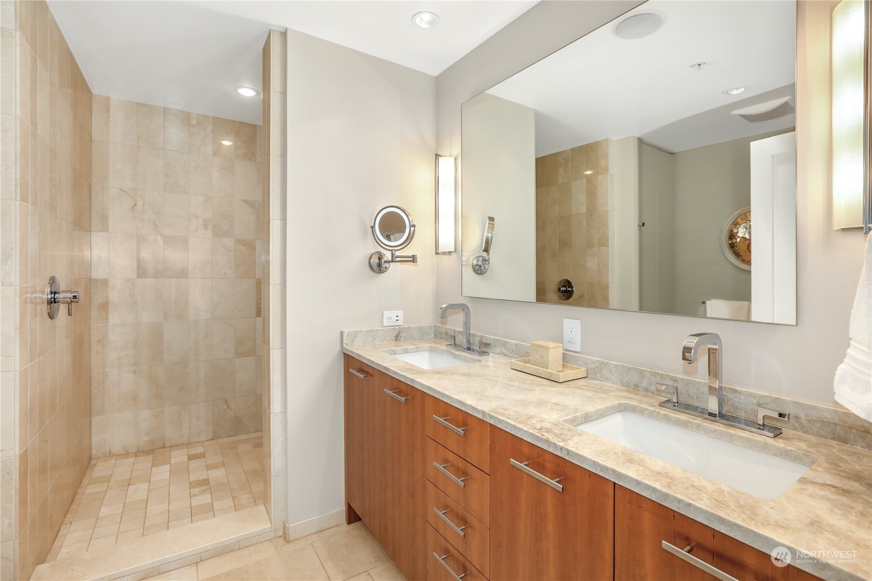 500 106th Avenue NE Unit: 3711
