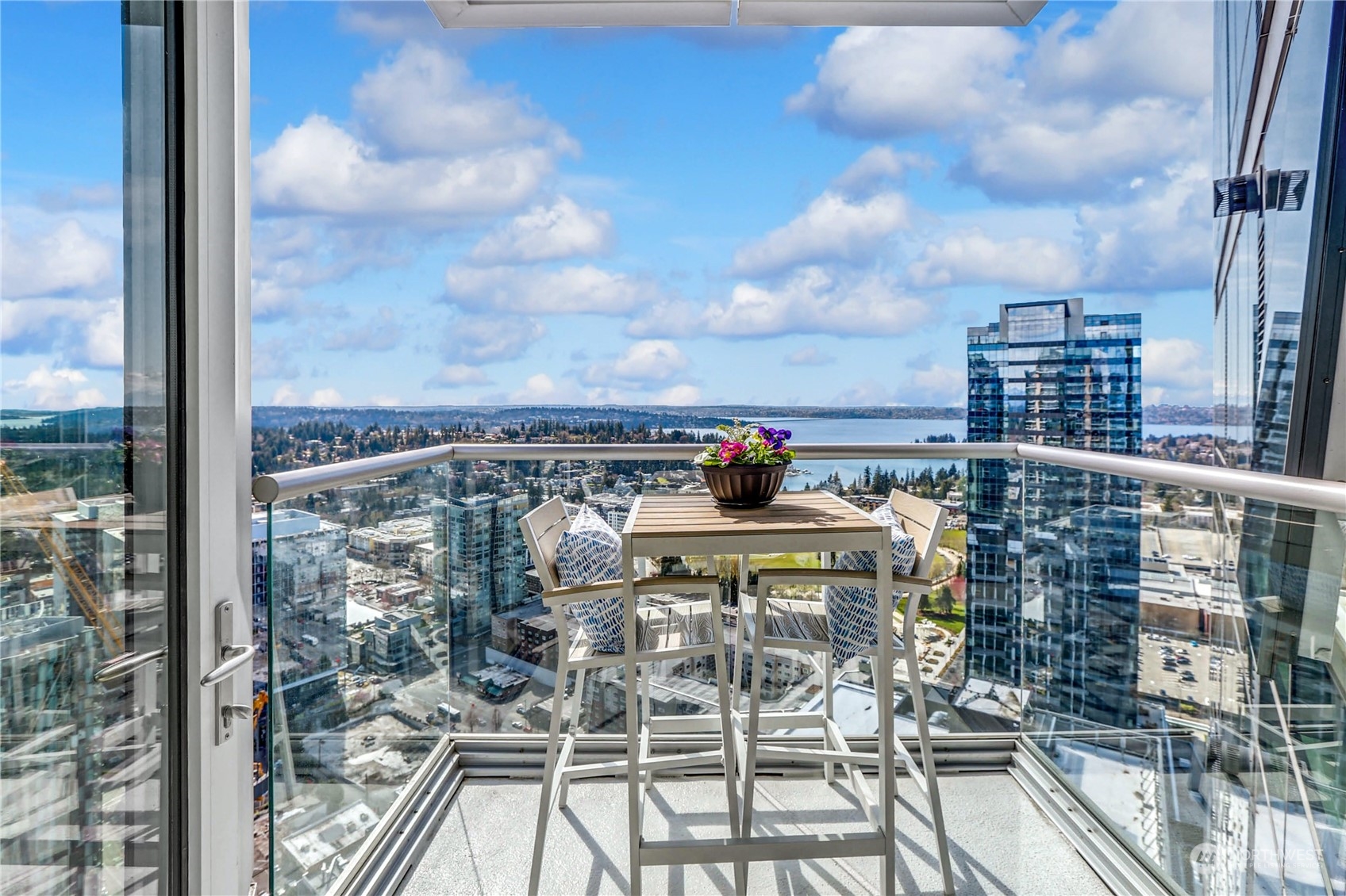 500 106th Avenue NE Unit: 3711