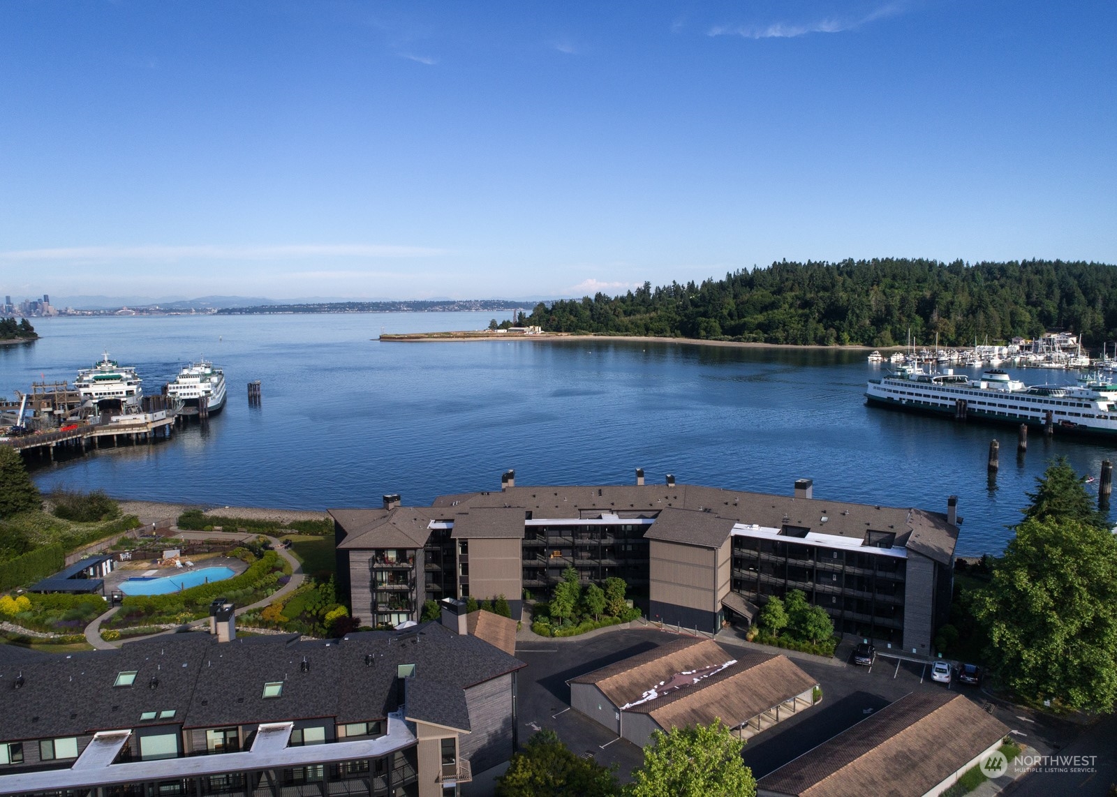 428 Harborview Drive SE Unit: 124