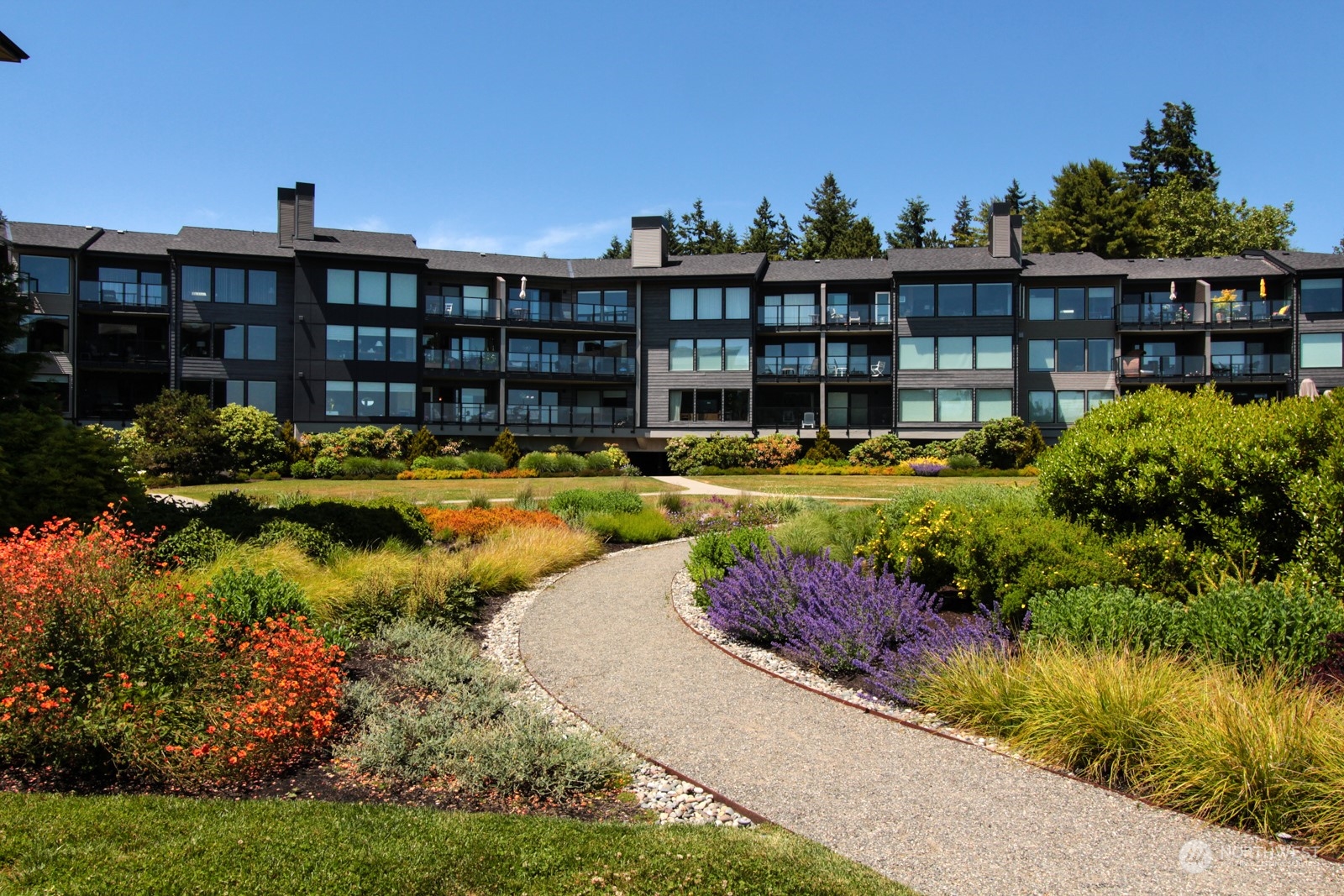 428 Harborview Drive SE Unit: 124