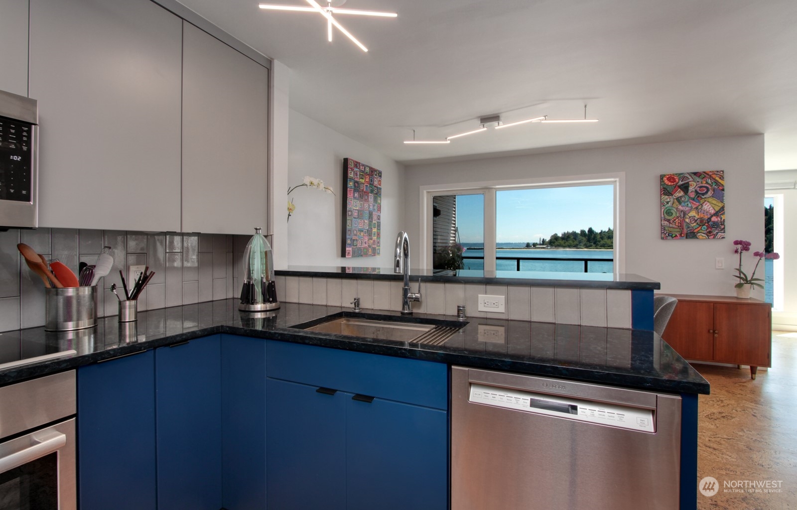 428 Harborview Drive SE Unit: 124