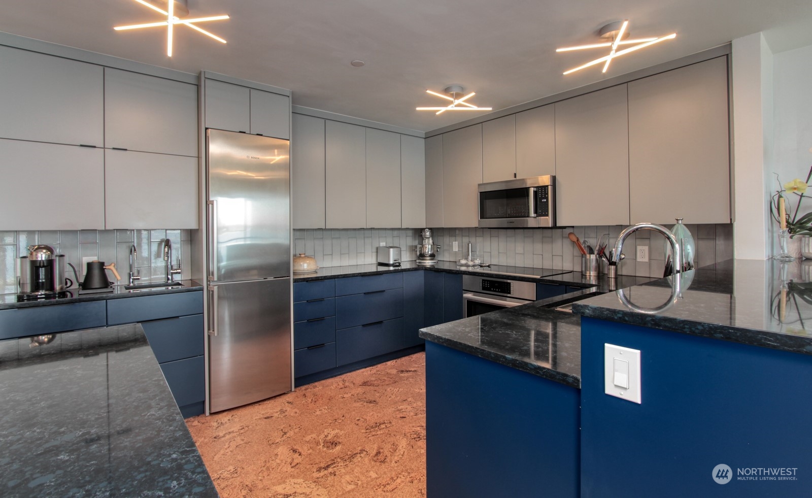 428 Harborview Drive SE Unit: 124