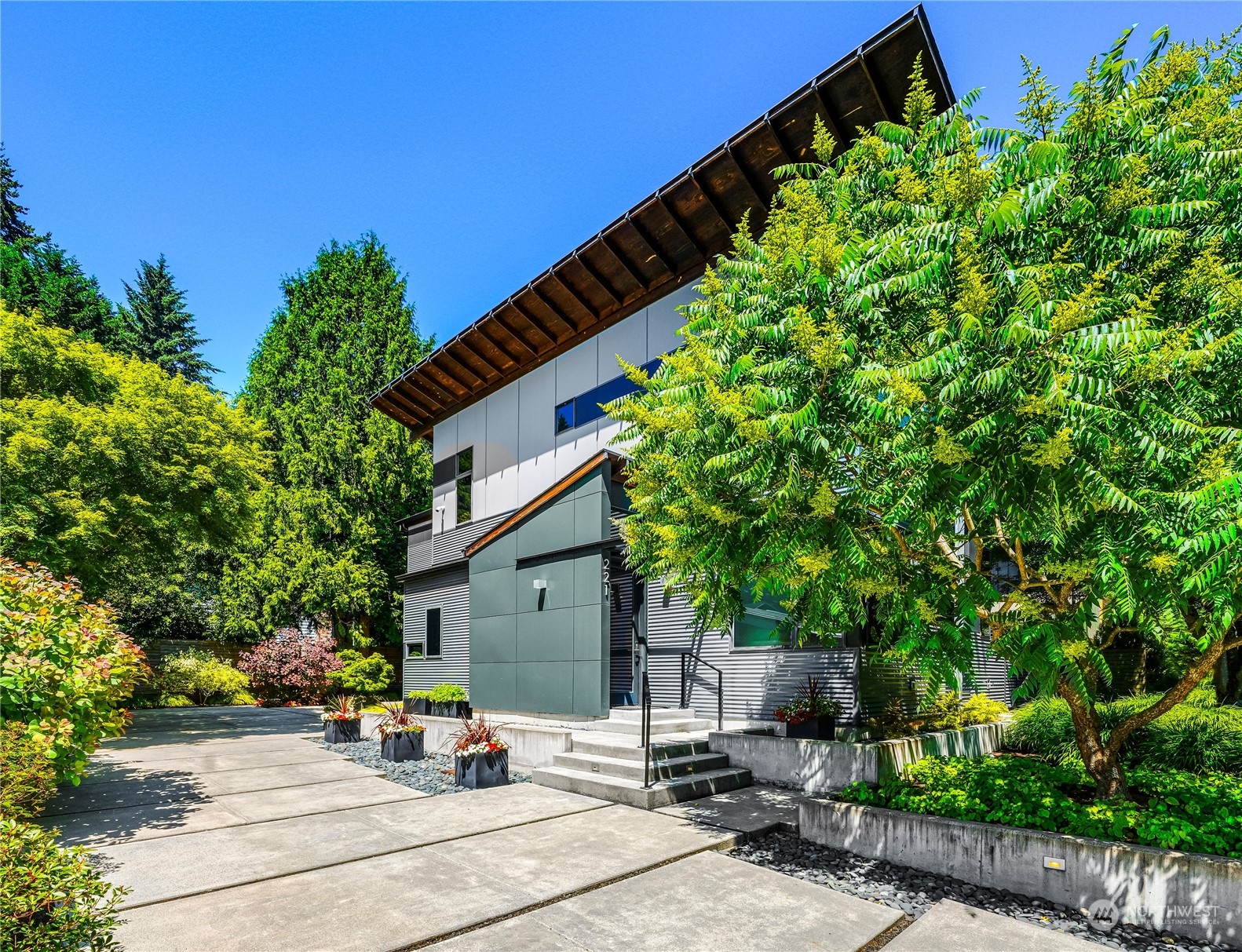 221 109th Avenue SE