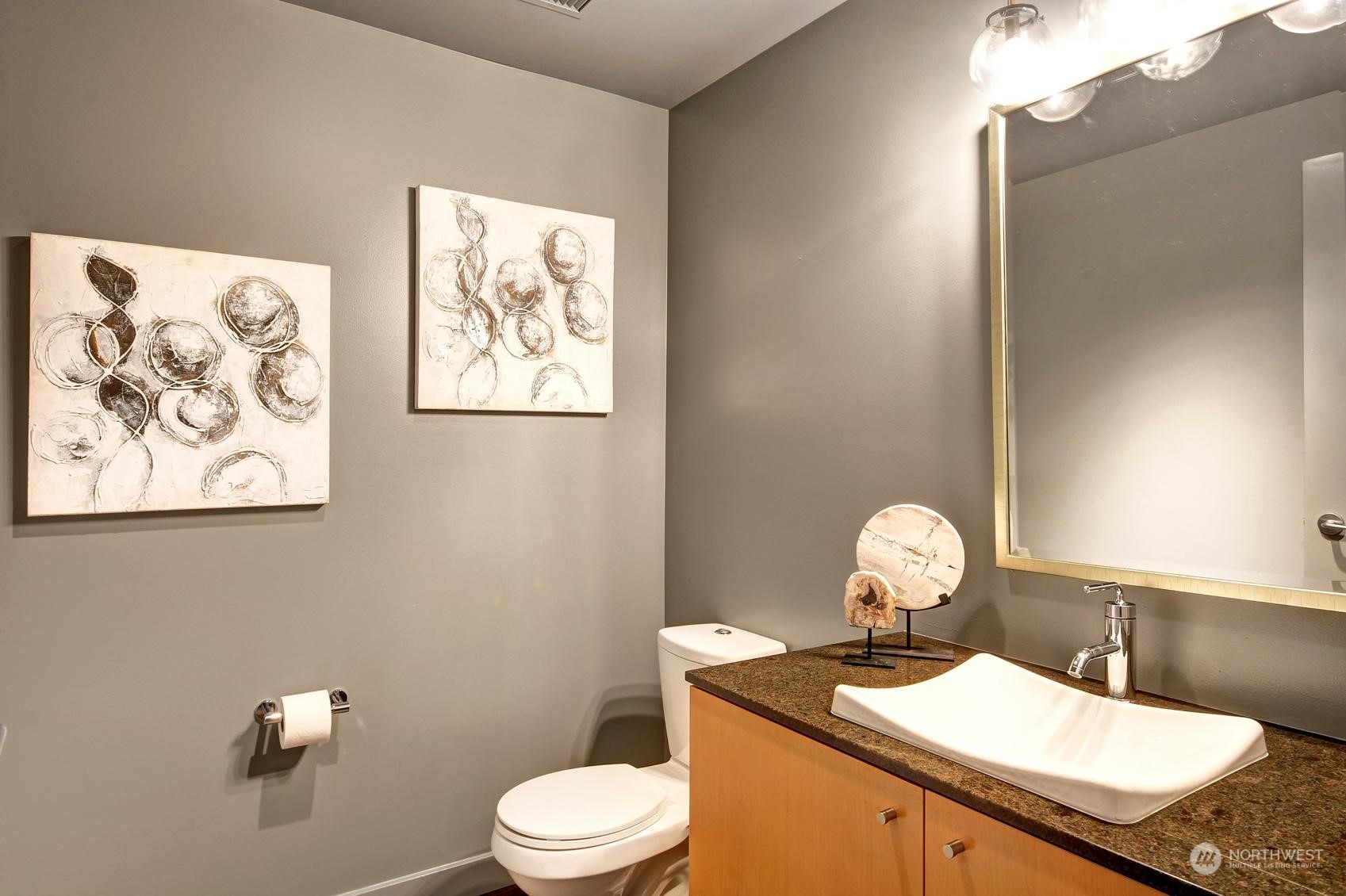 909 5th Avenue Unit: 1903