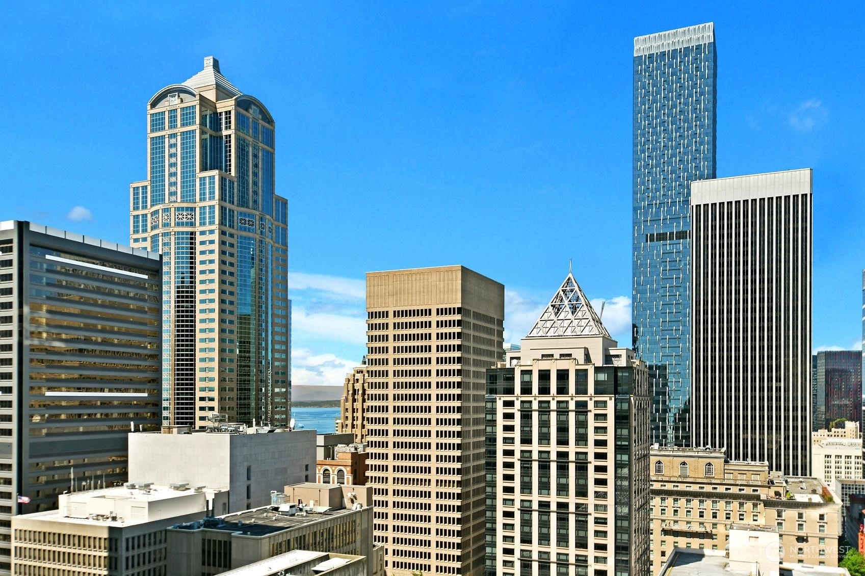 909 5th Avenue Unit: 1903