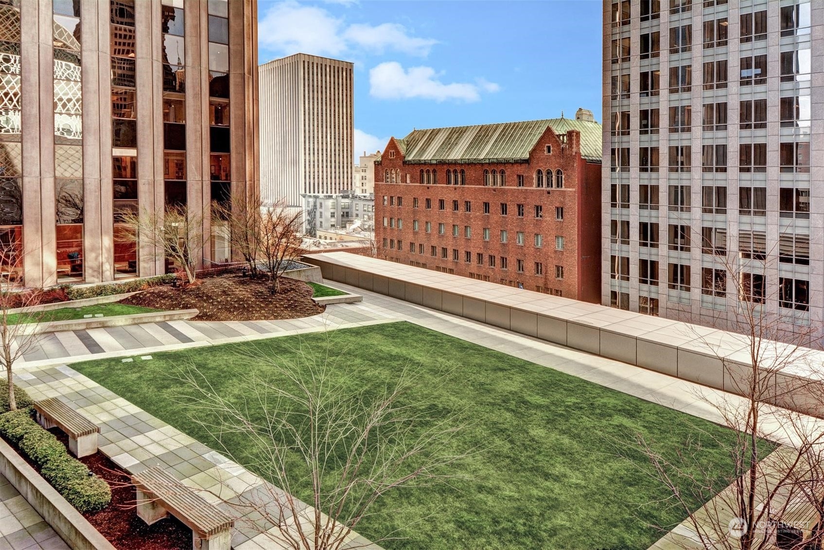909 5th Avenue Unit: 1903