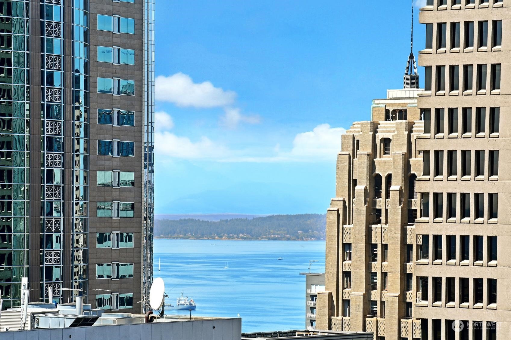 909 5th Avenue Unit: 1903