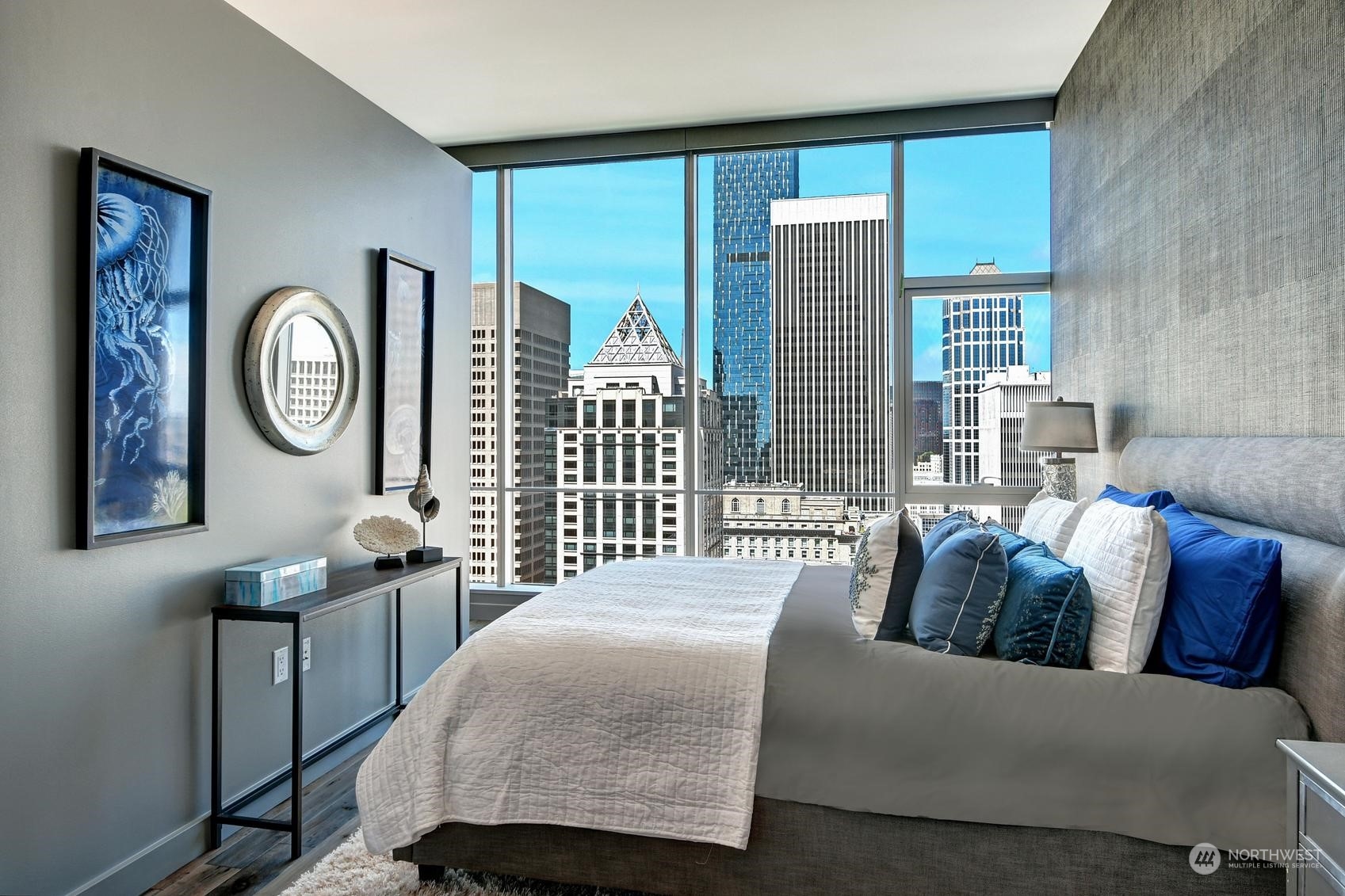 909 5th Avenue Unit: 1903