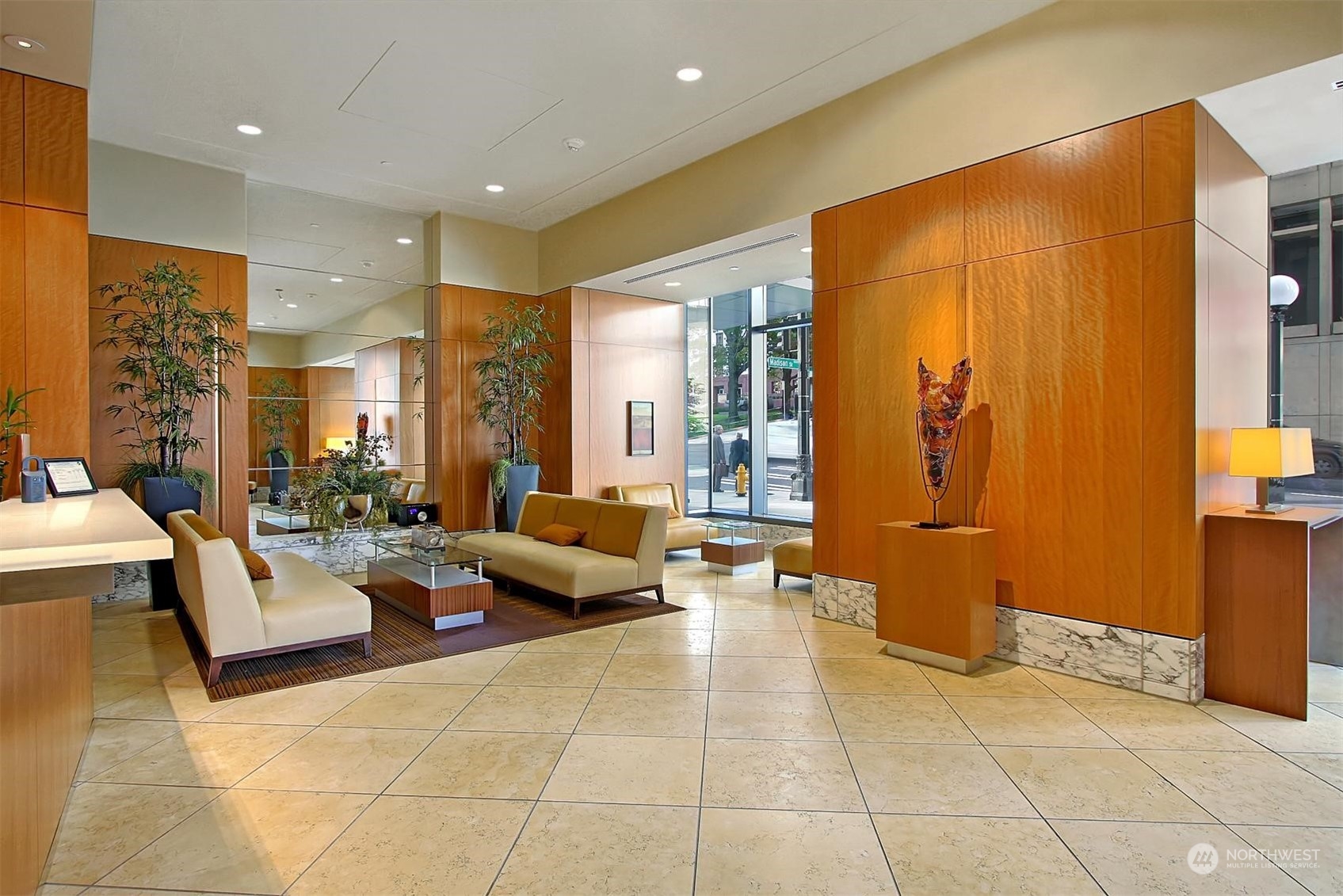909 5th Avenue Unit: 1903