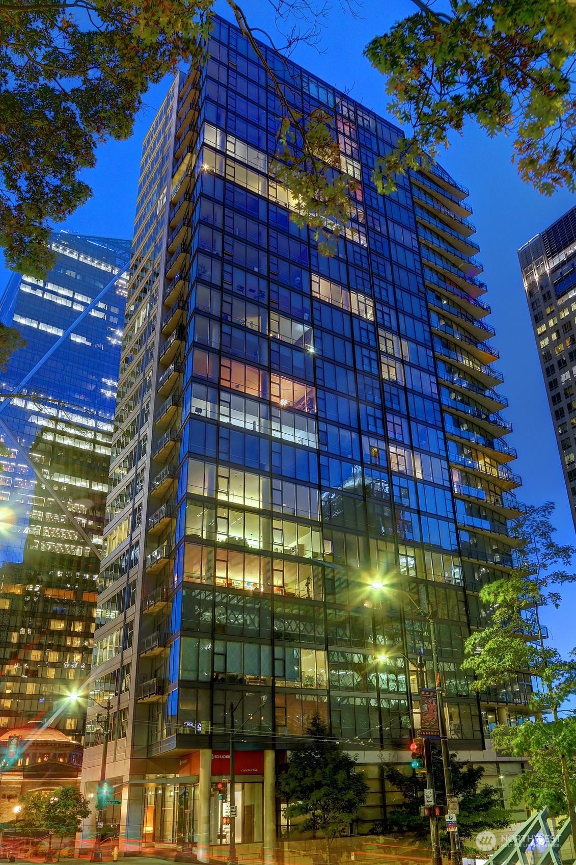 909 5th Avenue Unit: 1903