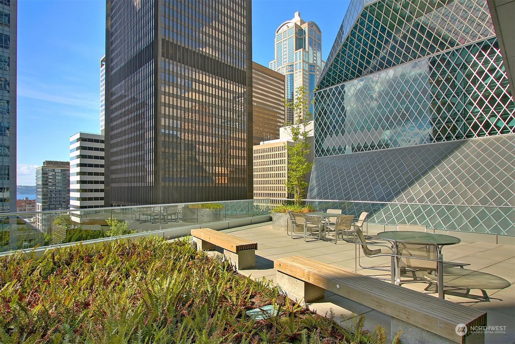 909 5th Avenue Unit: 1903