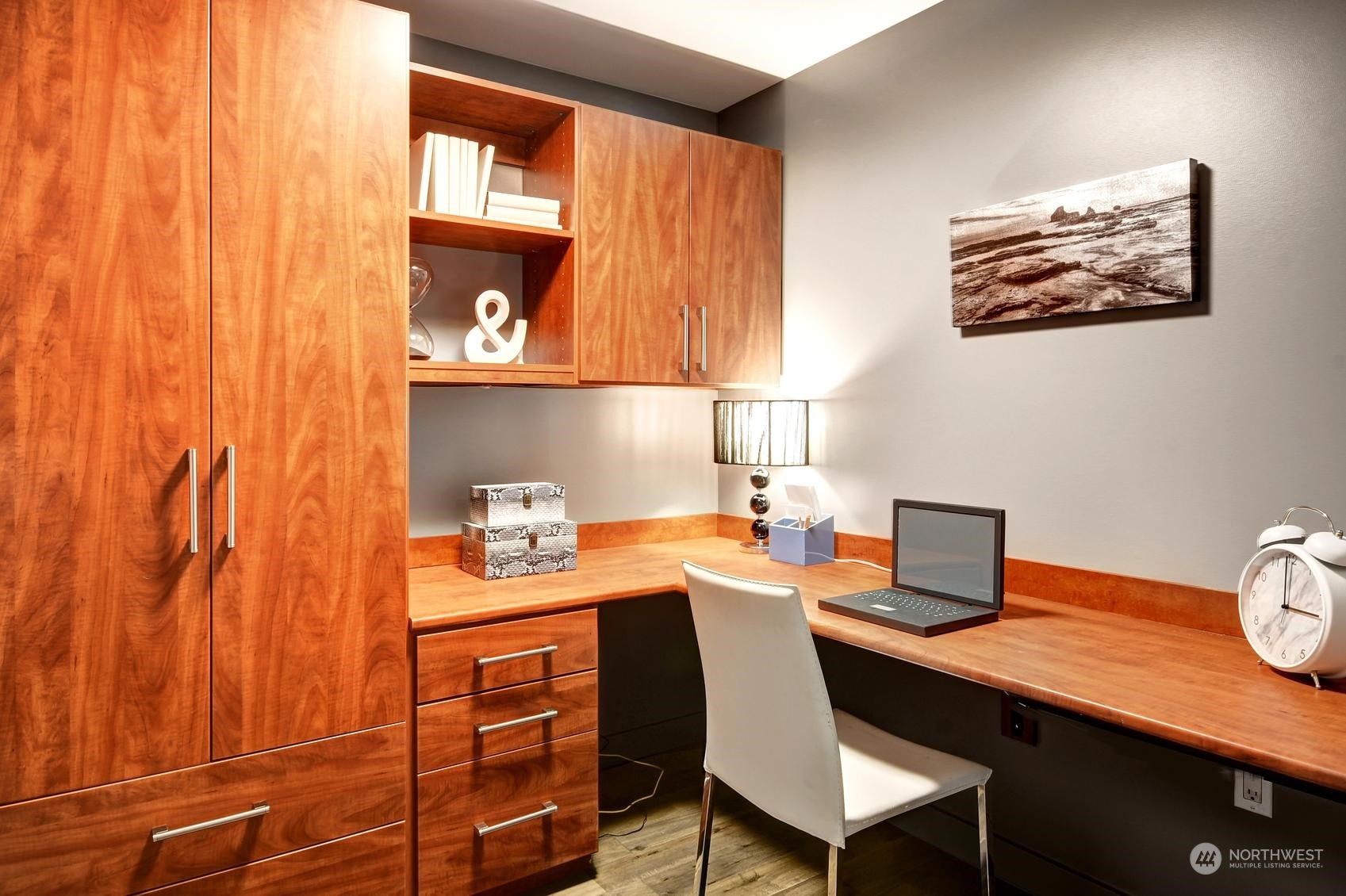 909 5th Avenue Unit: 1903