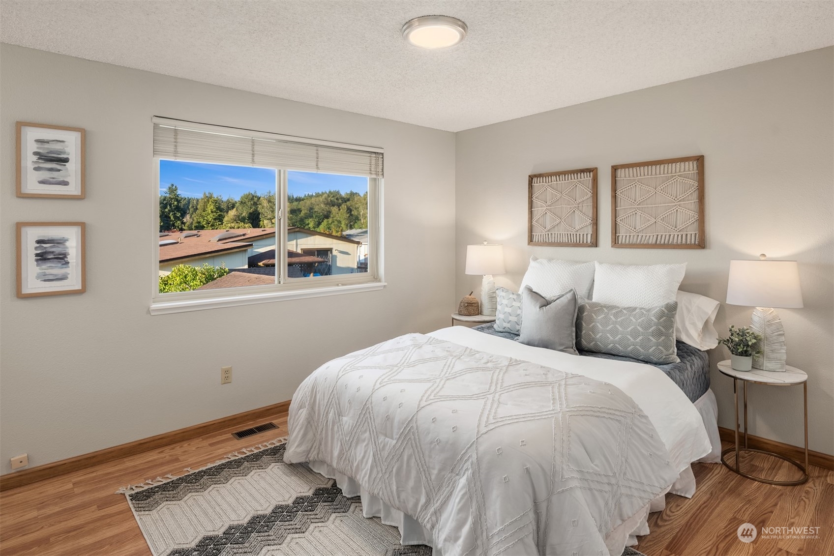 1545 Riverview Drive NE