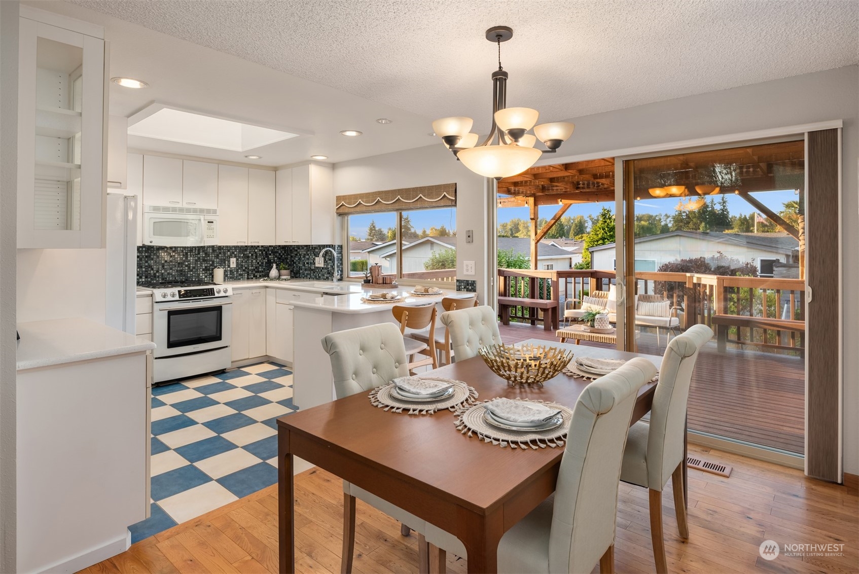 1545 Riverview Drive NE