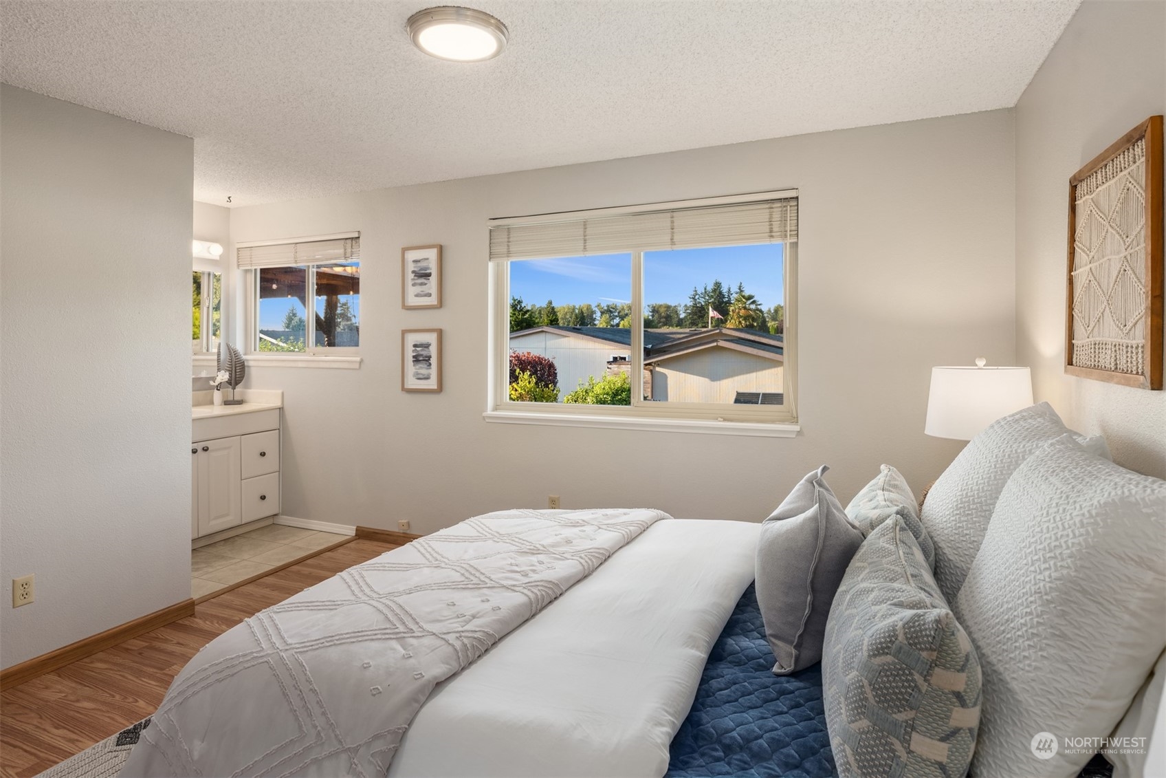 1545 Riverview Drive NE