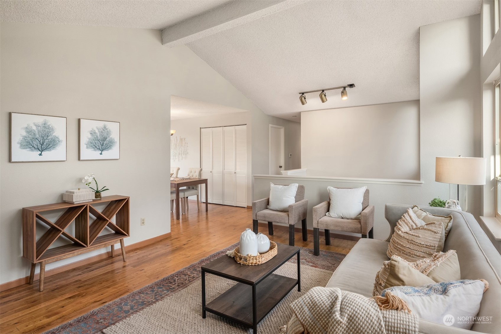 1545 Riverview Drive NE