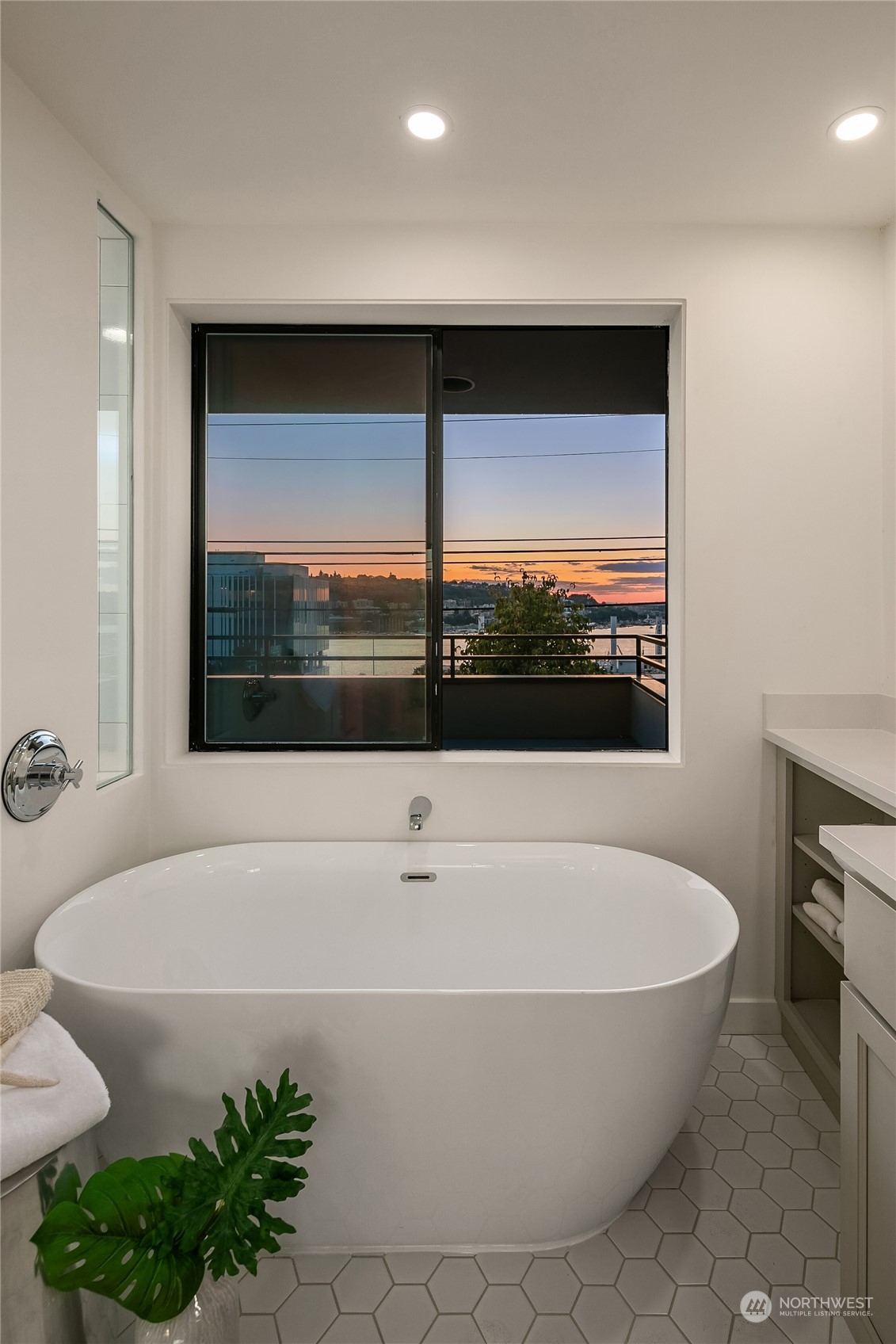 1118 Lakeview Boulevard E Unit: 100