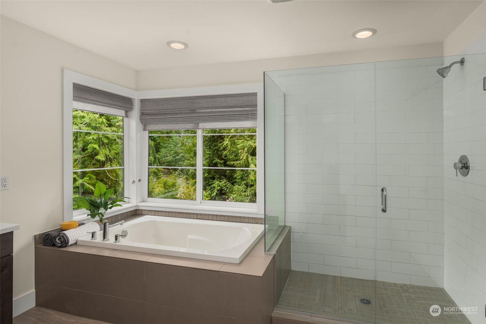 14708 NE 15th Court