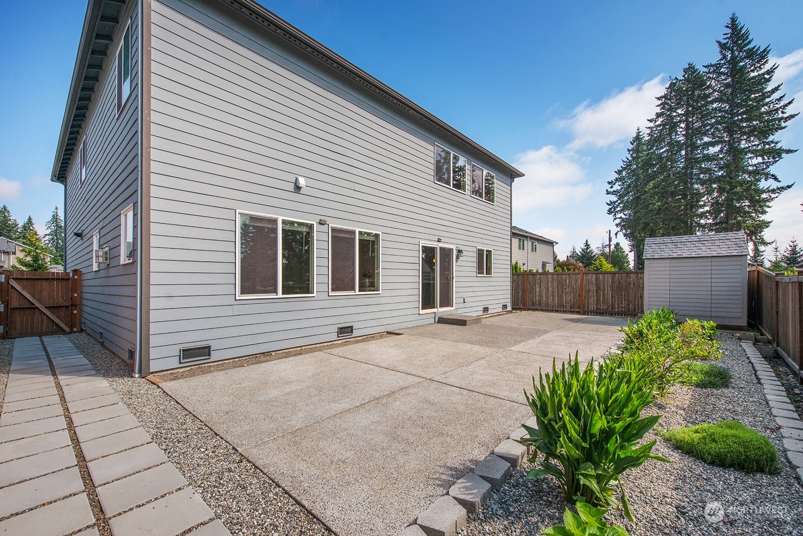 15330 Meridian Drive SE