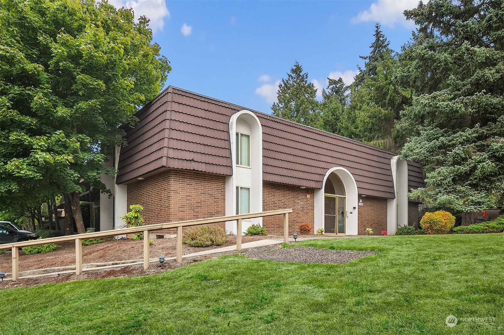 11208 NE 68th Street Unit: 123