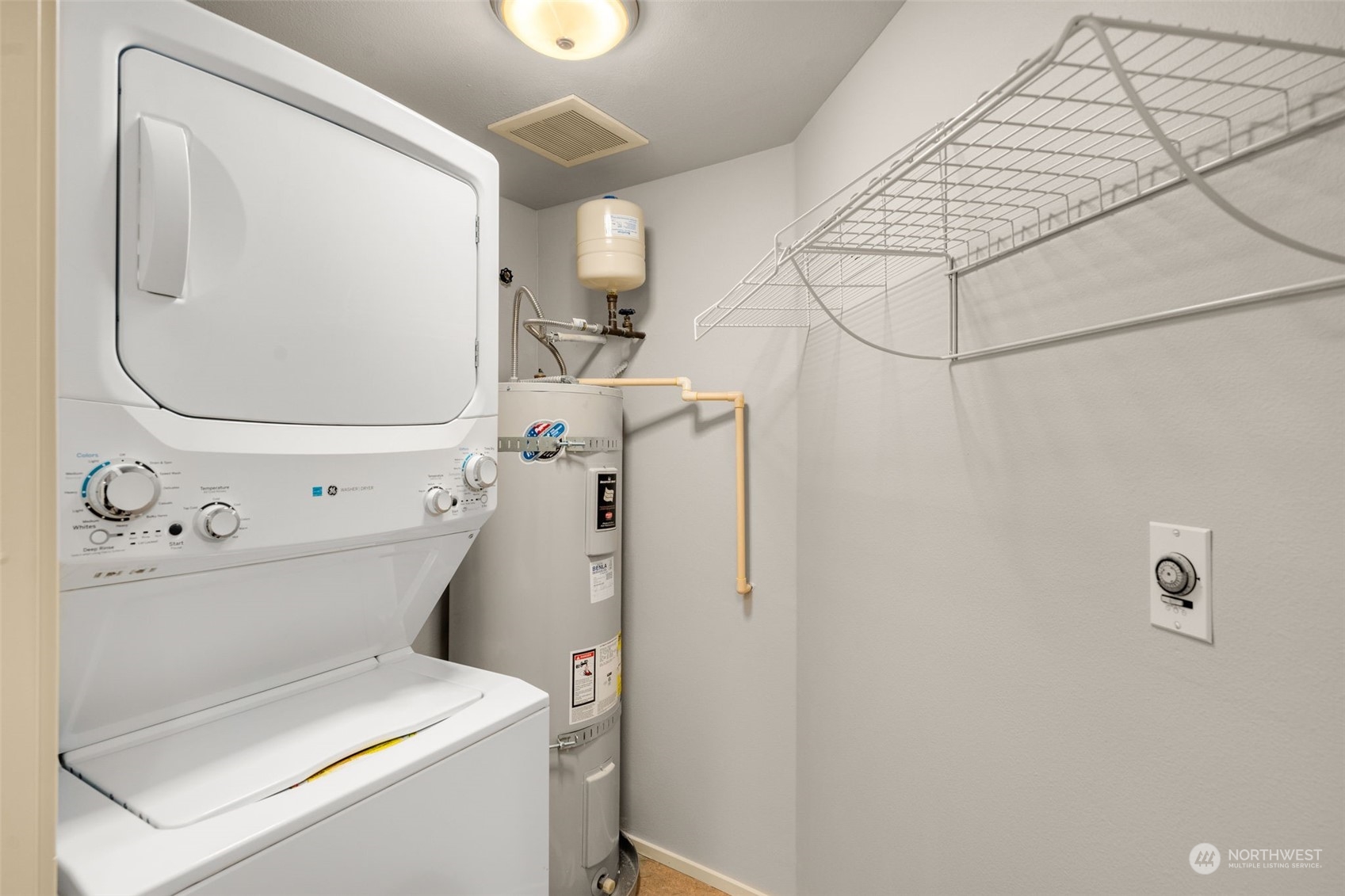 3919 Latona Avenue NE Unit: 205