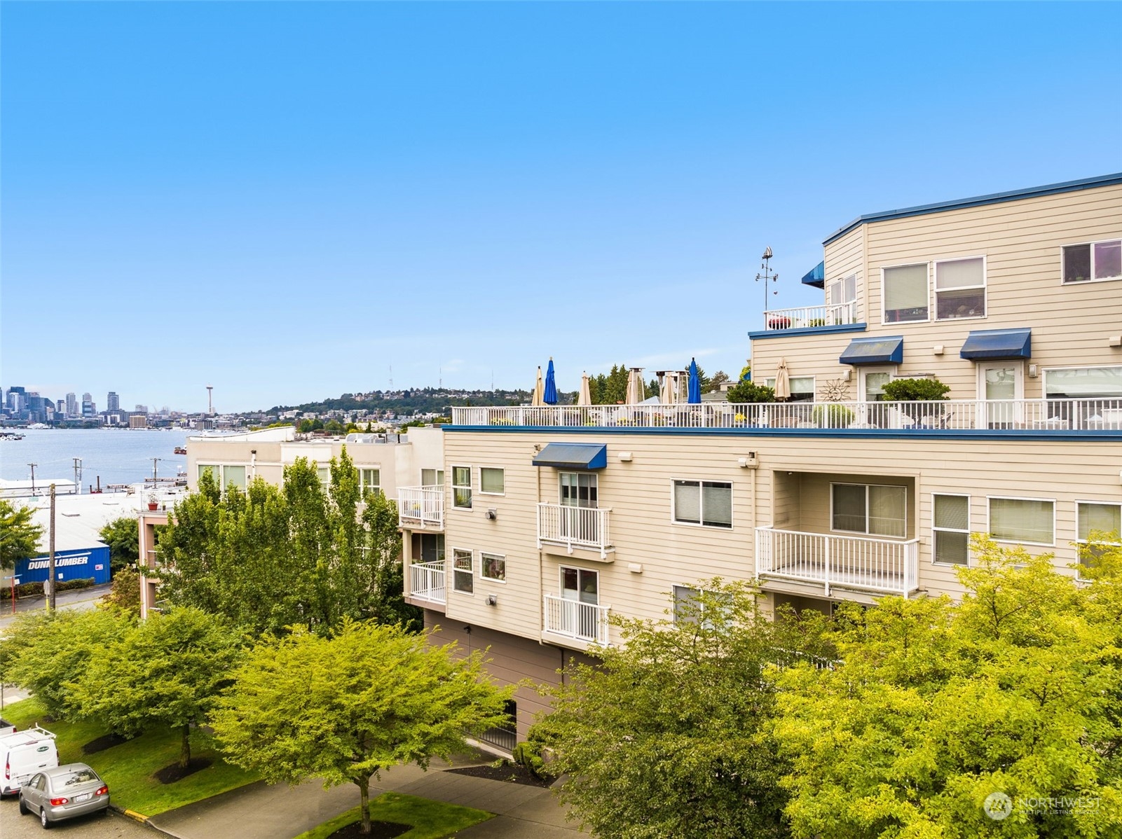 3919 Latona Avenue NE Unit: 205