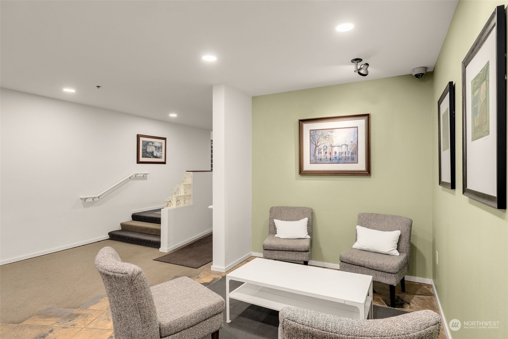 3919 Latona Avenue NE Unit: 205