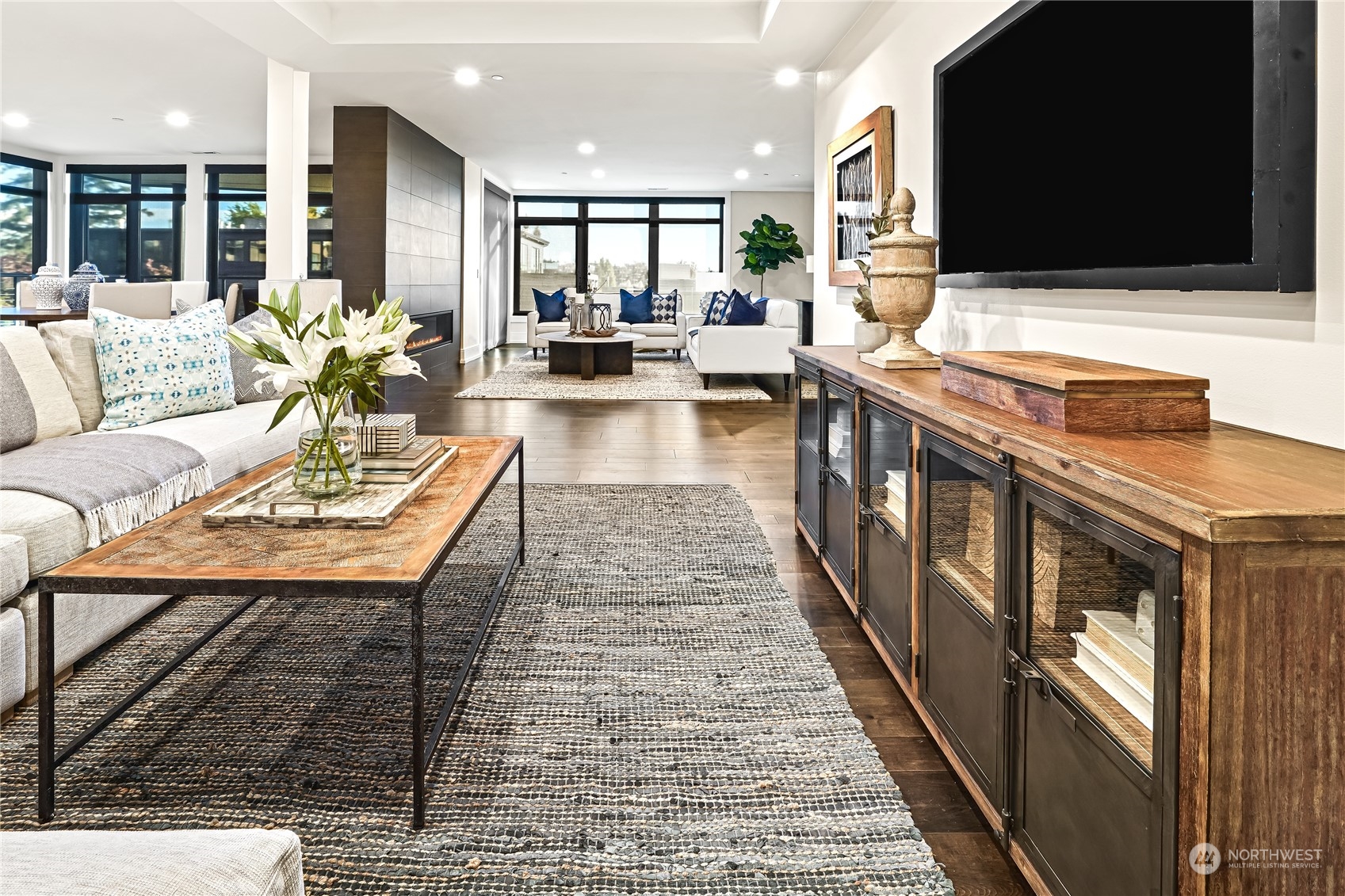 302 5th Avenue Unit: 201