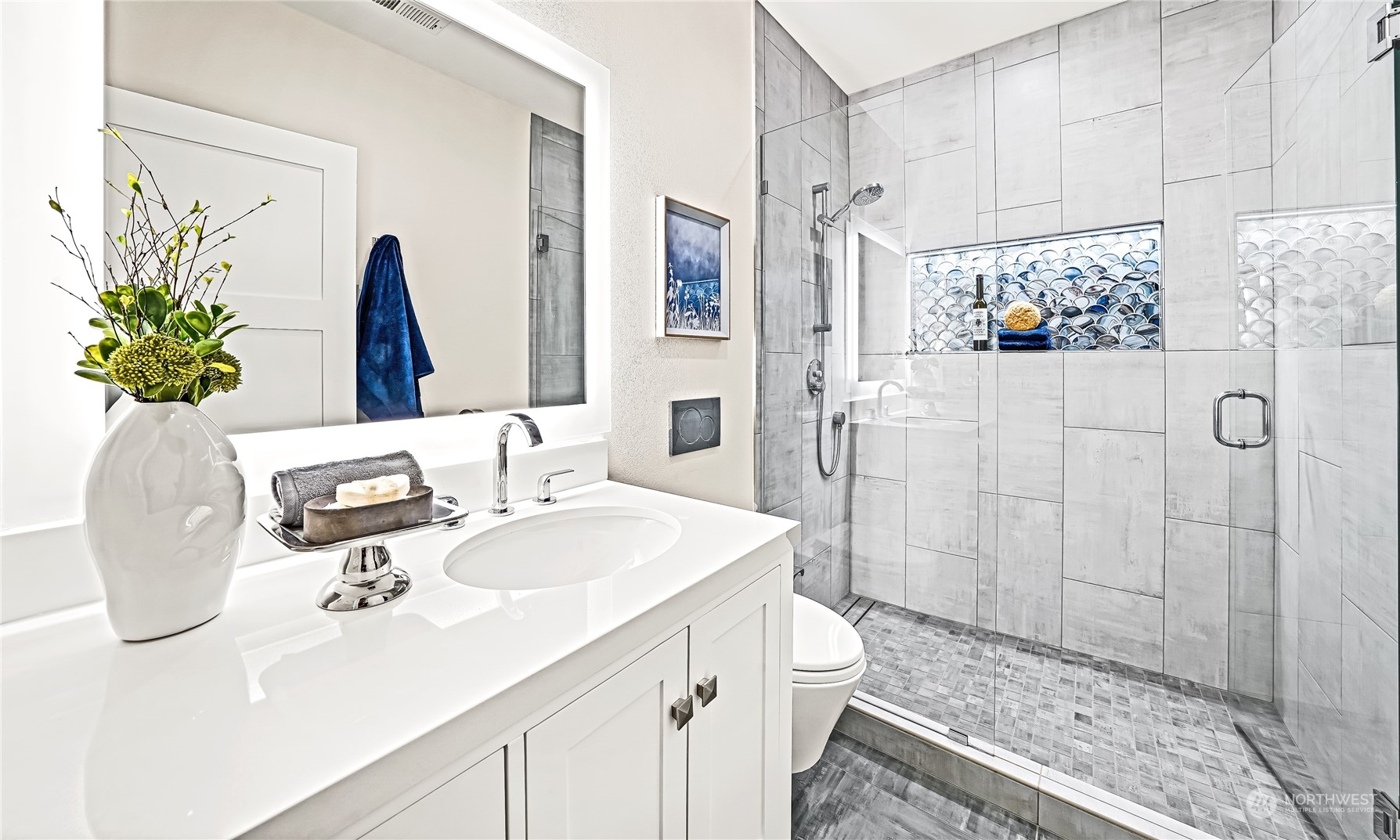 302 5th Avenue Unit: 201