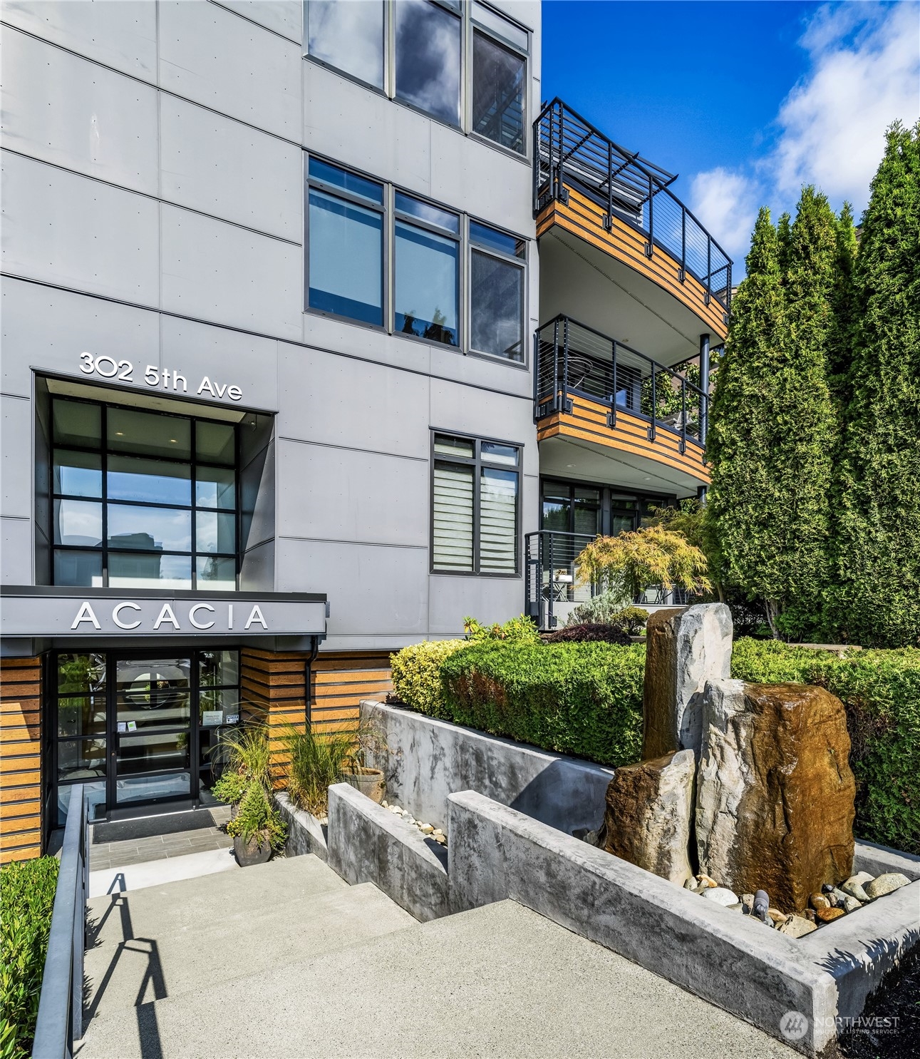 302 5th Avenue Unit: 201