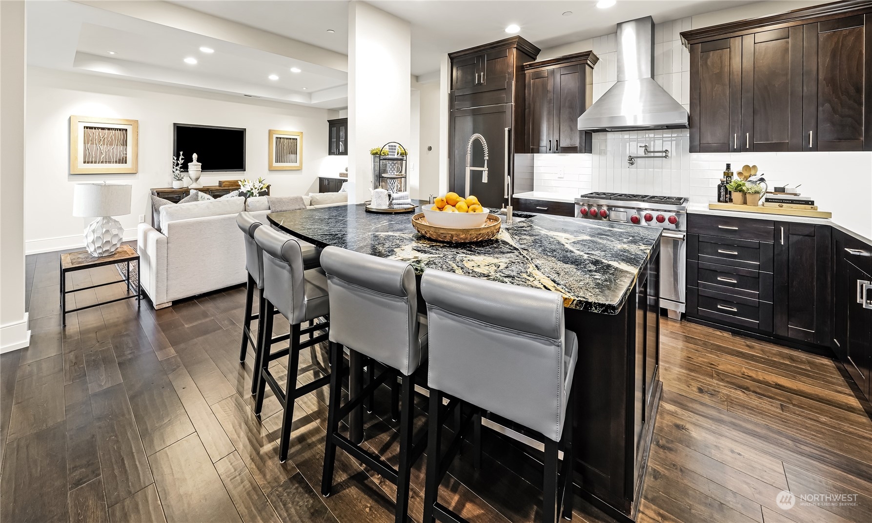 302 5th Avenue Unit: 201
