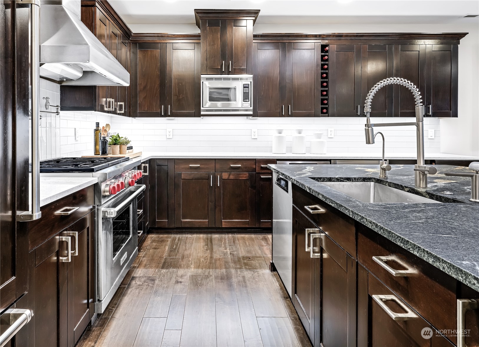 302 5th Avenue Unit: 201