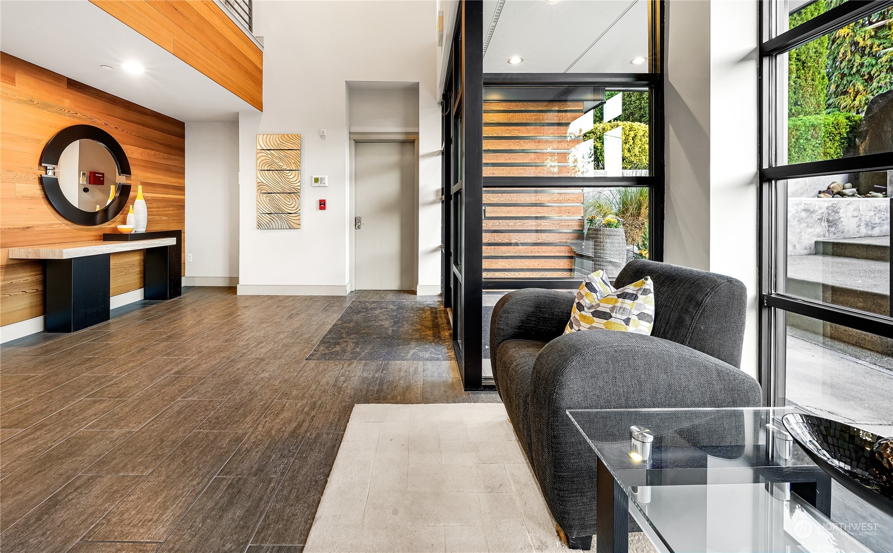 302 5th Avenue Unit: 201