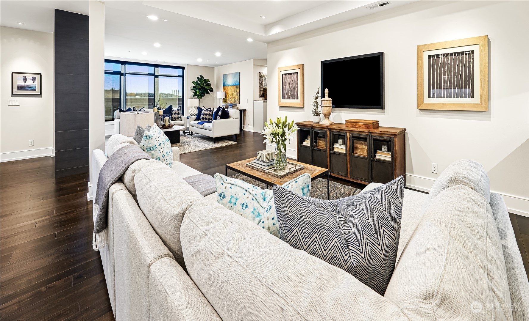 302 5th Avenue Unit: 201