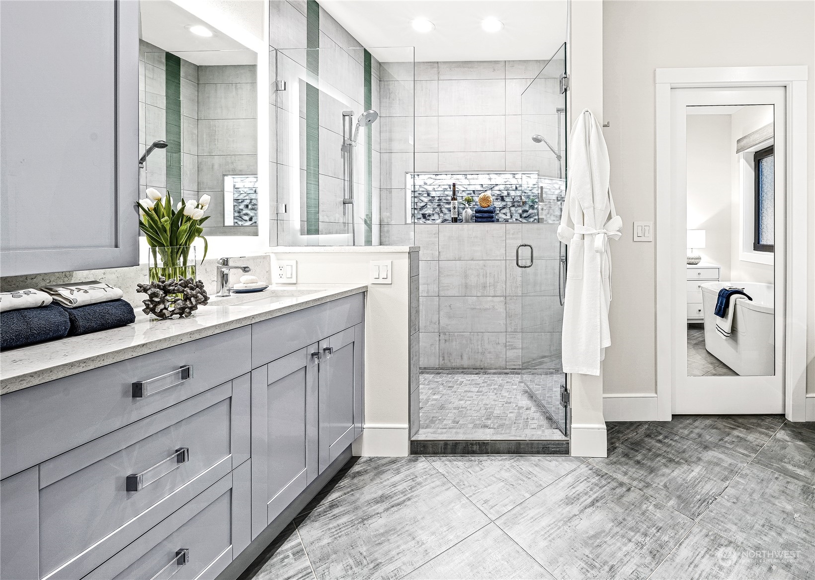 302 5th Avenue Unit: 201
