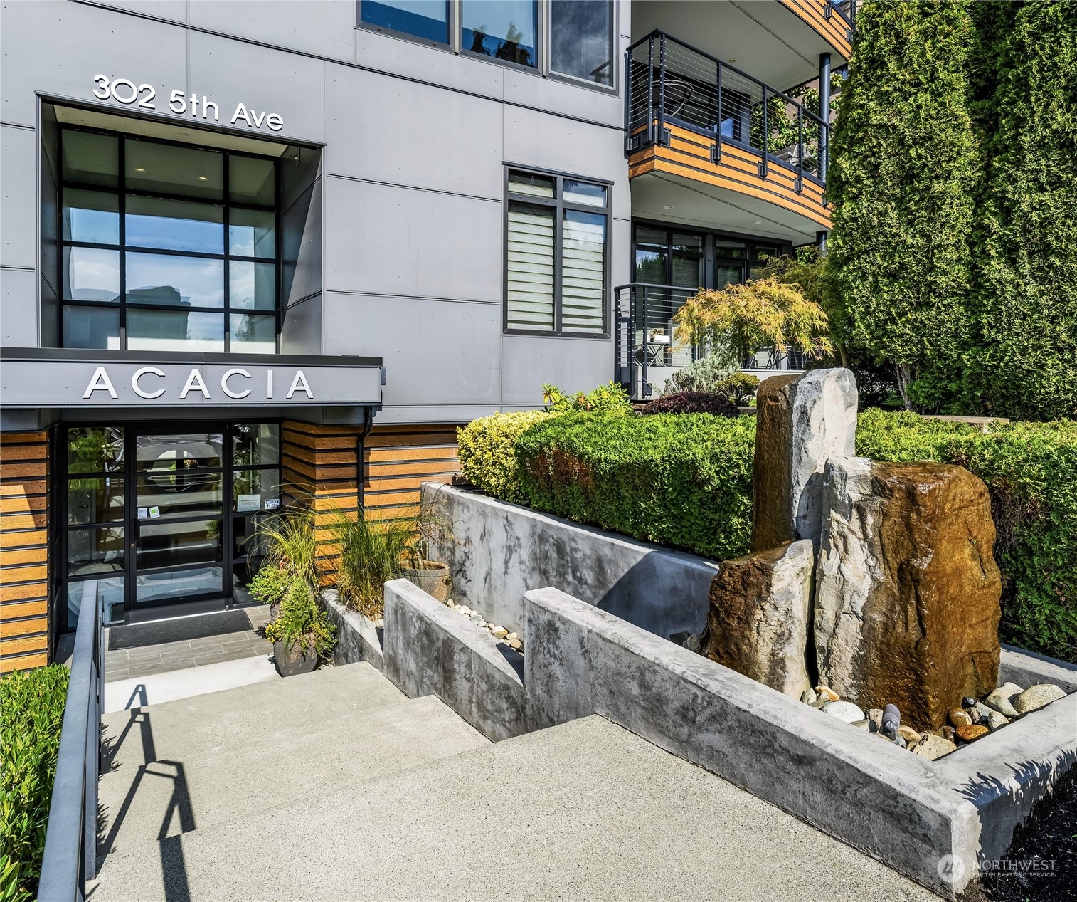 302 5th Avenue Unit: 201