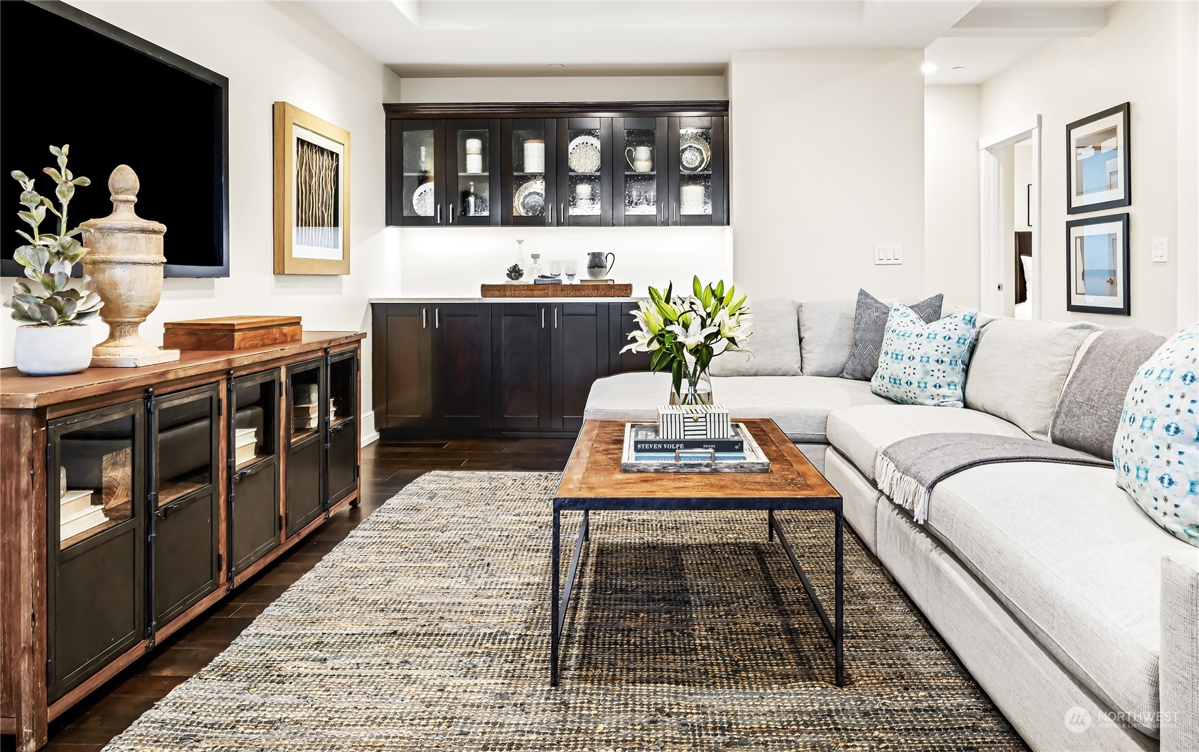 302 5th Avenue Unit: 201