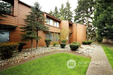 11506 NE 128th Street Unit: 22