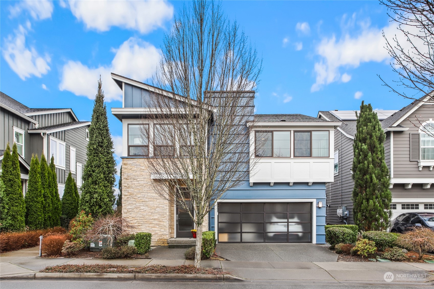 1325 Pine Crest Circle NE