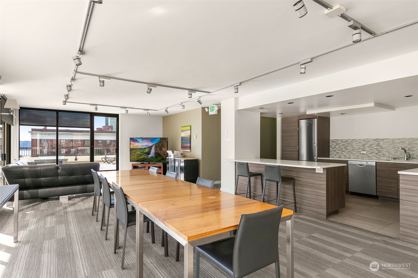 2201 3rd Avenue Unit: 1903