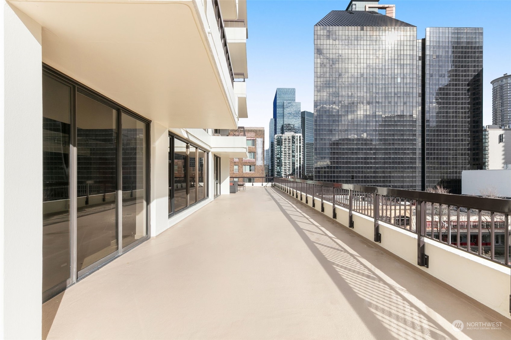 2201 3rd Avenue Unit: 1903