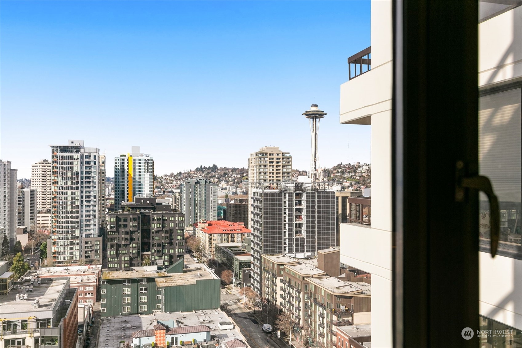 2201 3rd Avenue Unit: 1903