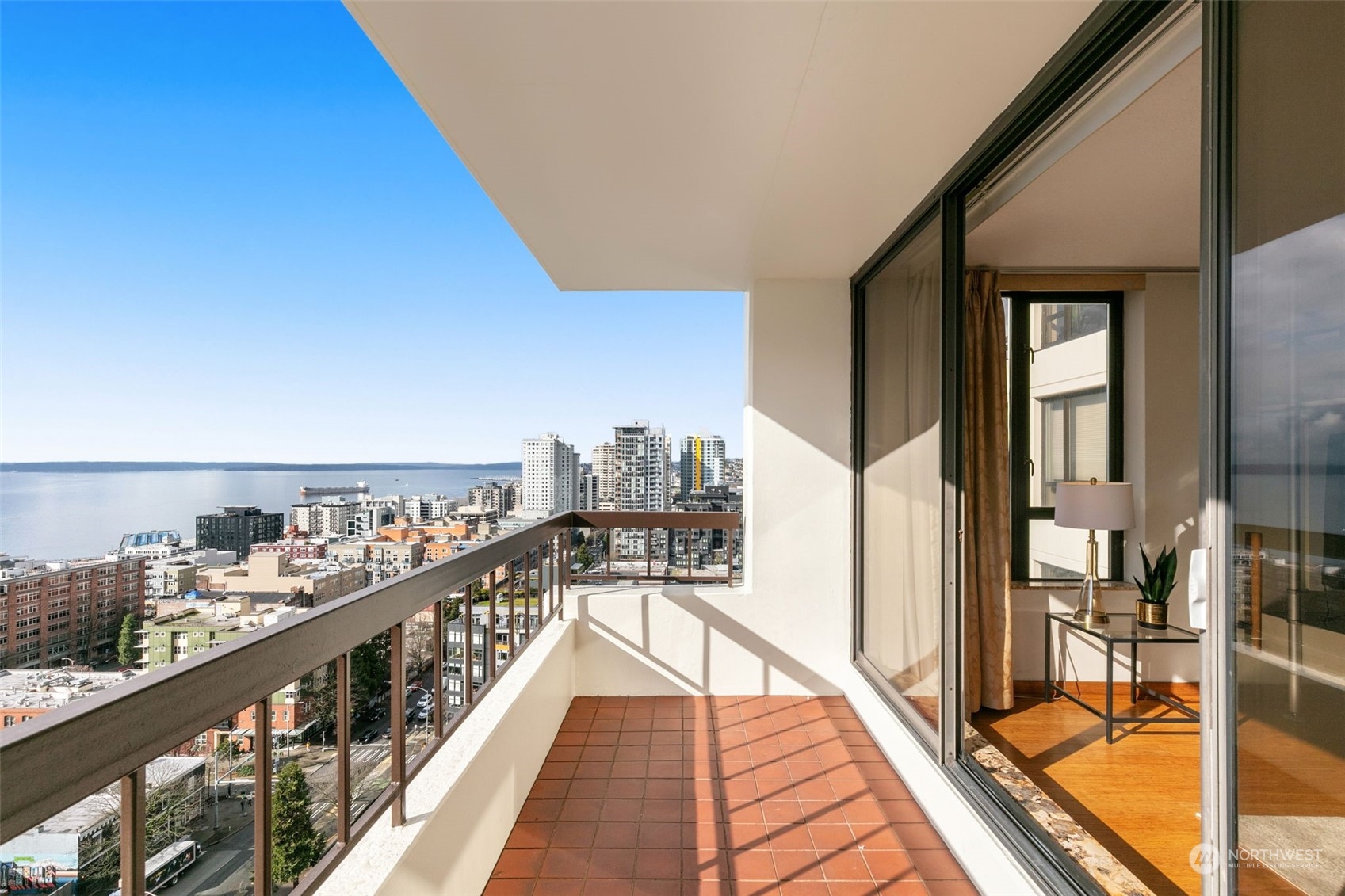 2201 3rd Avenue Unit: 1903