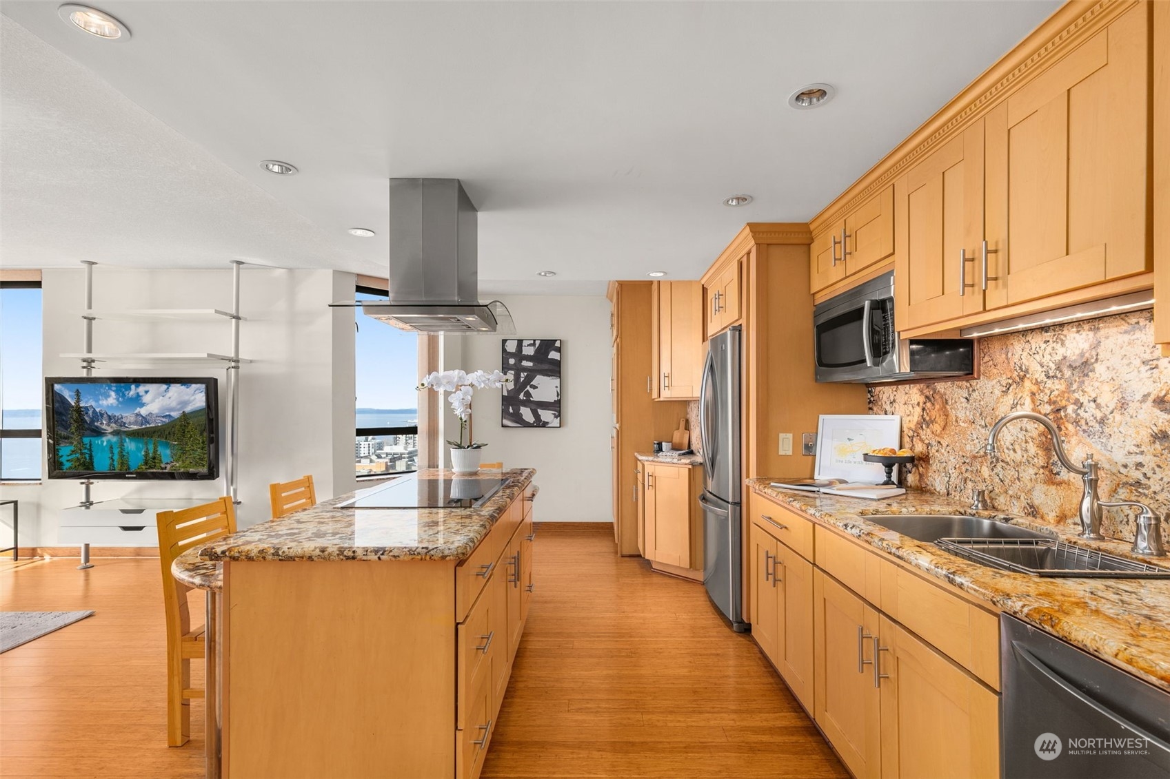 2201 3rd Avenue Unit: 1903