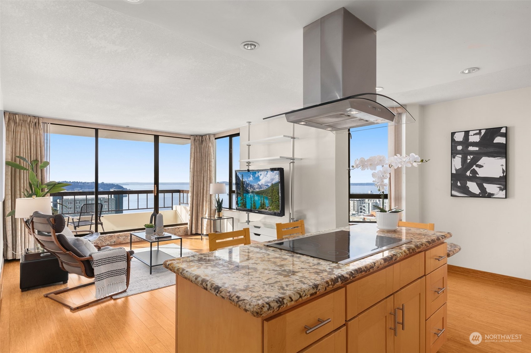 2201 3rd Avenue Unit: 1903