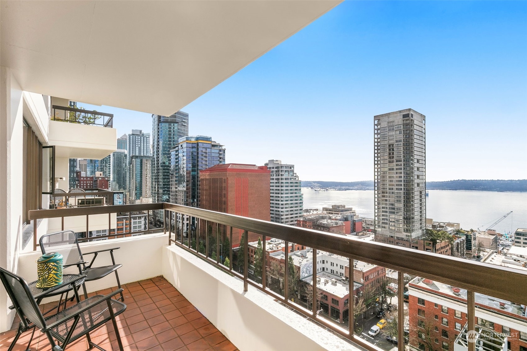 2201 3rd Avenue Unit: 1903