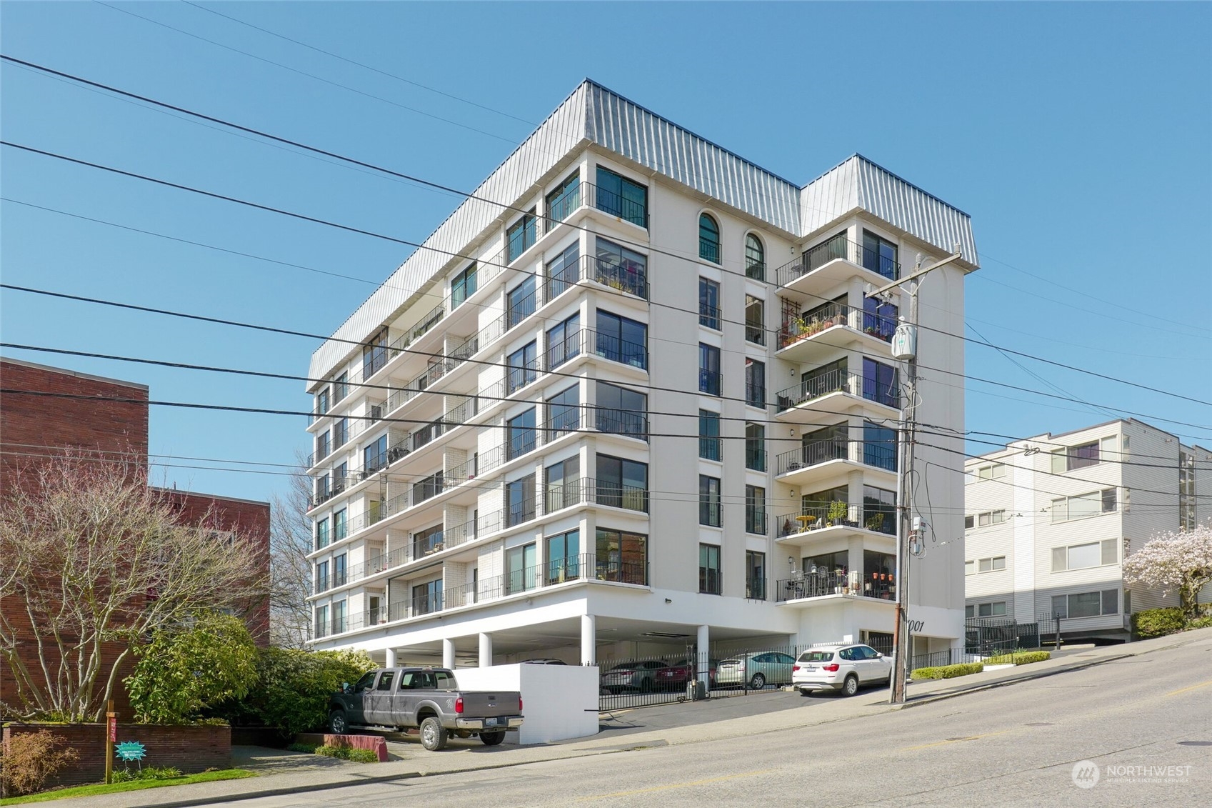 1001 Queen Anne Avenue N Unit: PH-3
