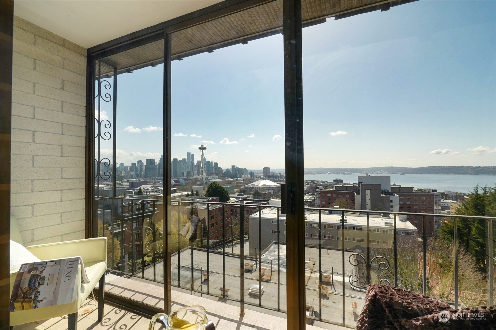 1001 Queen Anne Avenue N Unit: PH-3